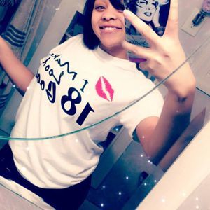 Meet your Posher, De'avion